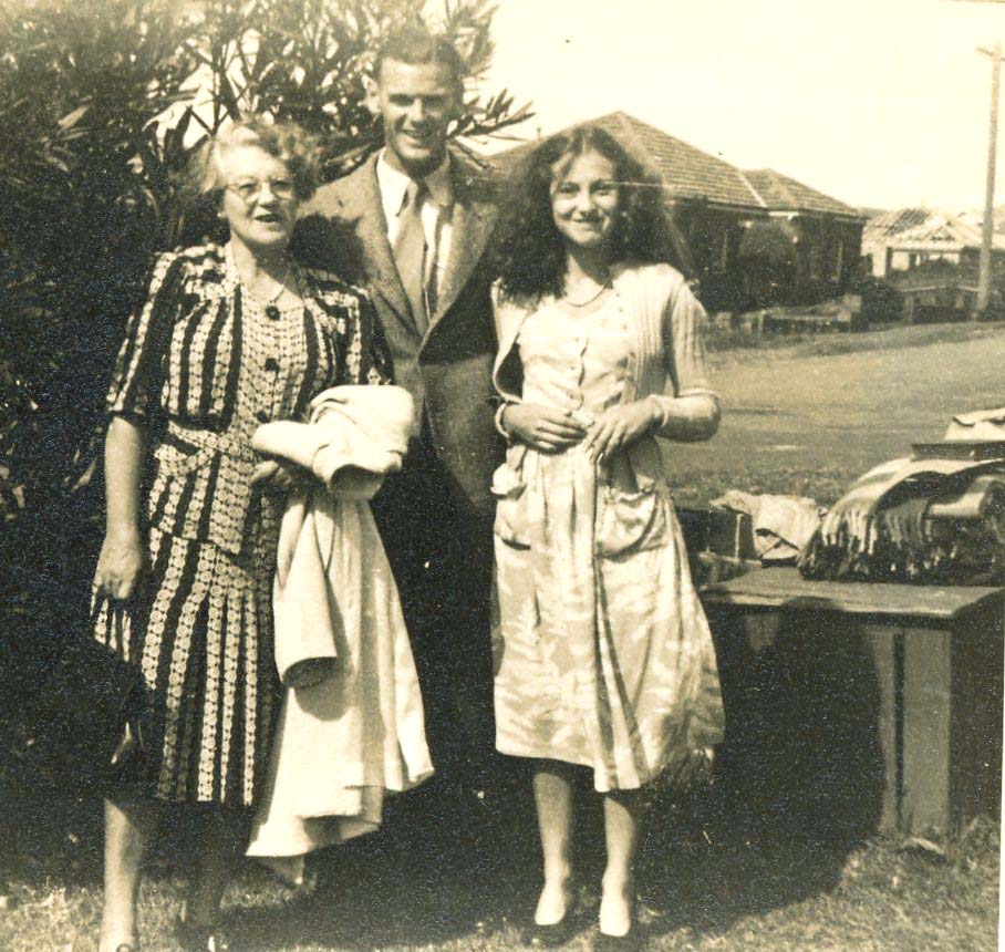 Jim Vickers-Willis, Beth & Lil Parkinson